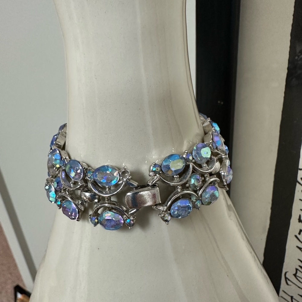 TRIFARI 1950s GREAT BLUE AURORA STONES BRACELET - SILVER TONE - Picture 3 of 10